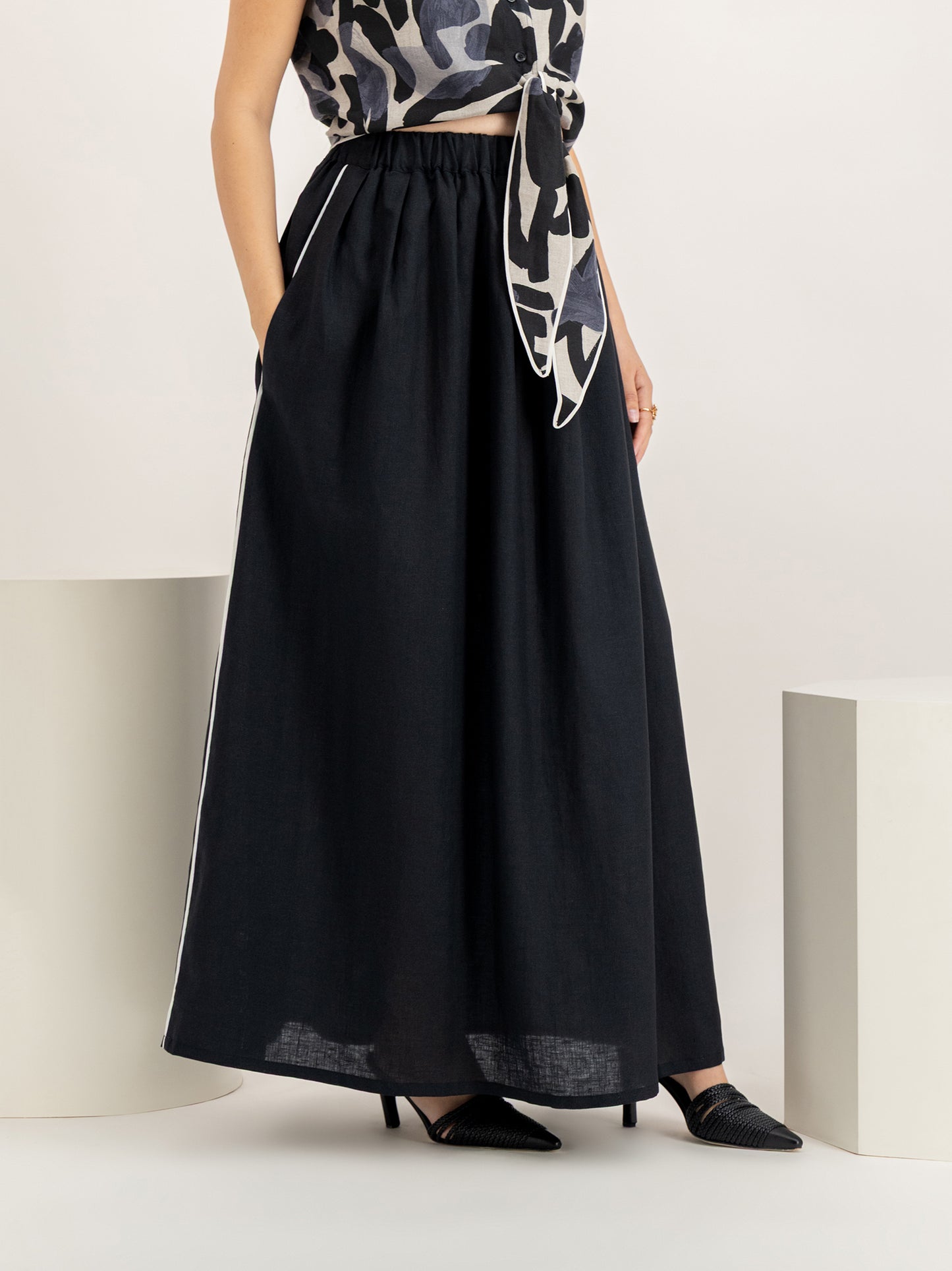 Nina Black Skirt