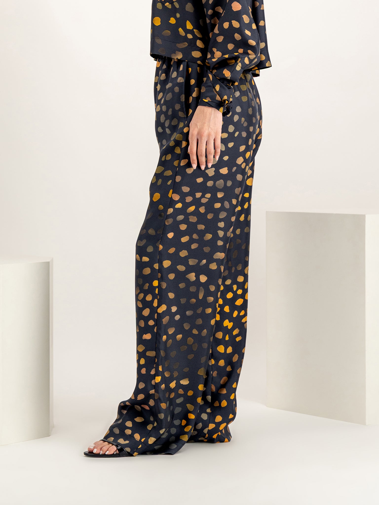 Arvenn Moonlit Dots Twill Silk